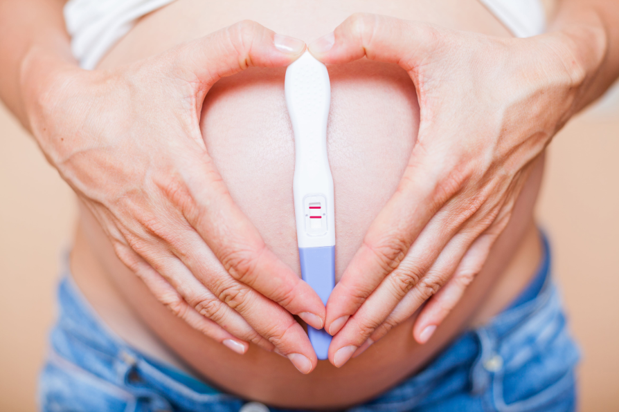 Какие анализы сдают во время беременности?